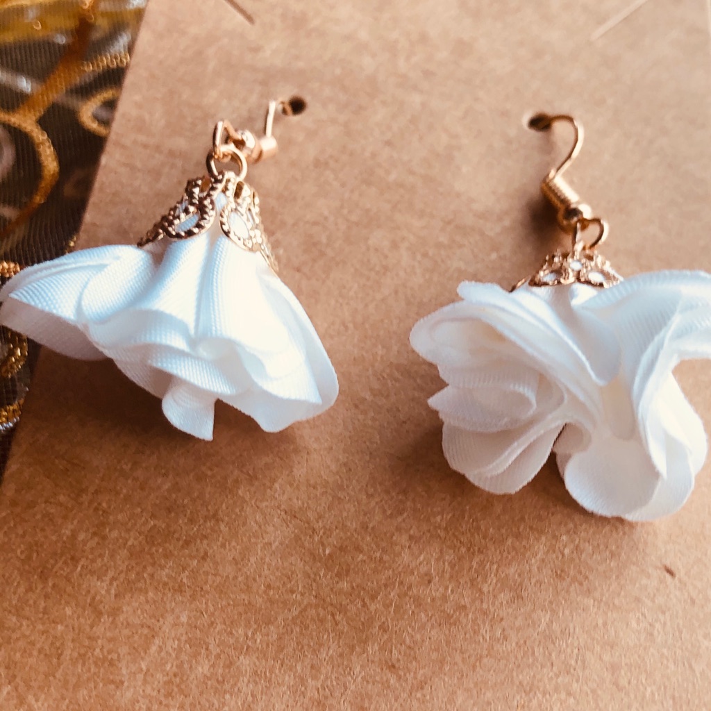 White And Gold Flowered Dangly Earrings